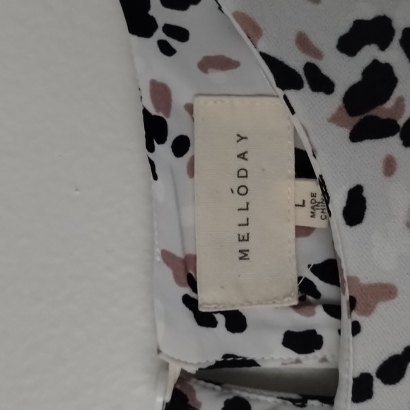 Women's blouse,size Large,white, pink, and black excellent condition, Melloday - Picture 2 of 3
